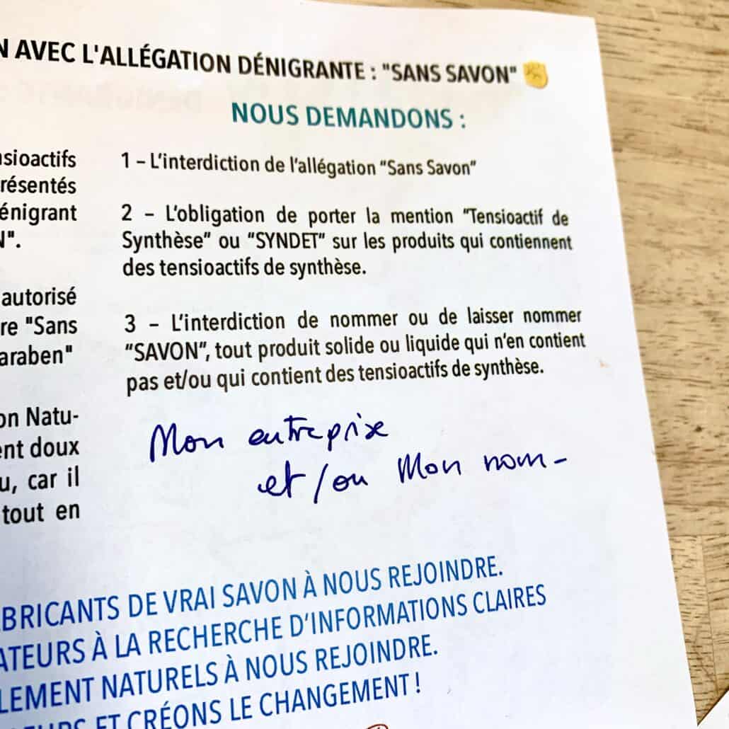 Ajoutez le logo de votre entreprise ou votre nom sur le flyer de la pétition contre le 